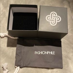 ✅FASHIONPHILE gift box and bag.